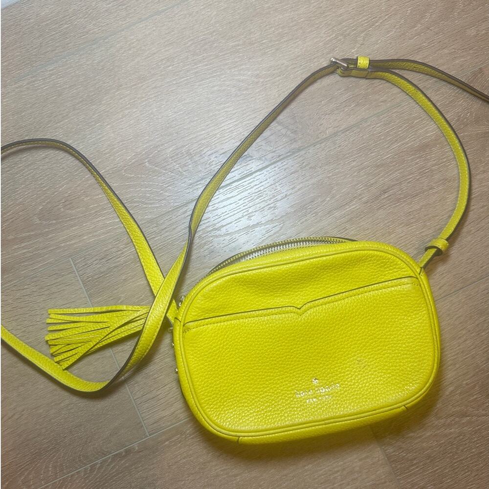 Kate Spade Kourtney Yellow Leather Camera Crossbody Bag Tassel - Picture 2 of 11